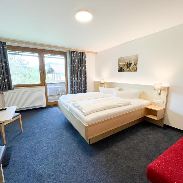 Fideliushaus - Double Room with Balcony 04 - 6