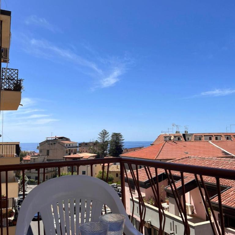 Porta sul Mare - Deluxe Double Room with Balcony and Sea View - 2