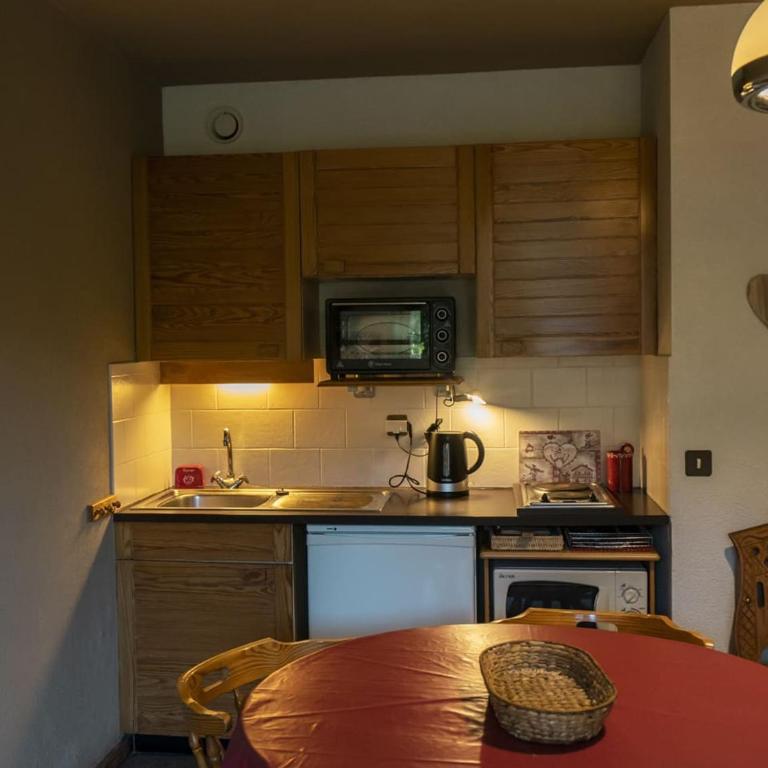 Studio 3 pers. avec terrasse - 100m des remontées, parking, et navettes à proximité - FR-1-676-102 - Studio - 3