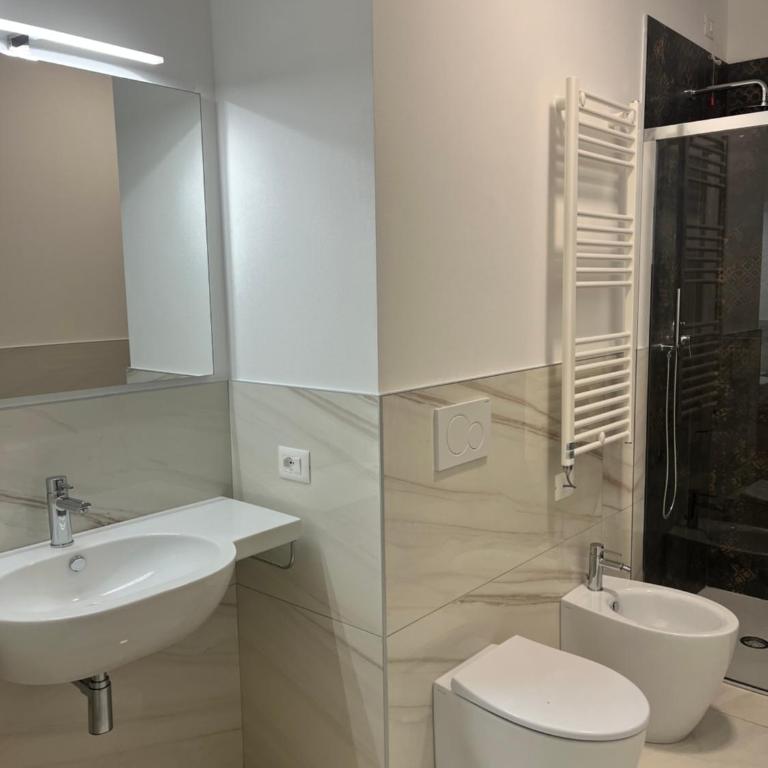Beach Palace with small swimming pool, private beach, parking - Appartamento con 2 Camere da Letto - 21