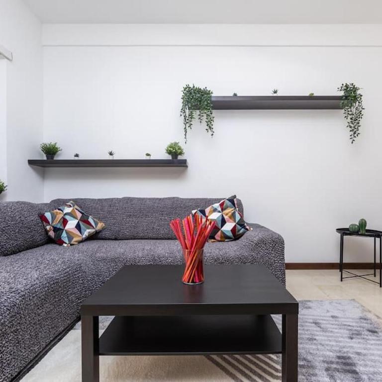Trilocale con patio esterno - Appartamento con 2 Camere da Letto - 23