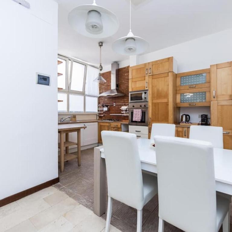 Trilocale con patio esterno - Appartamento con 2 Camere da Letto - 31