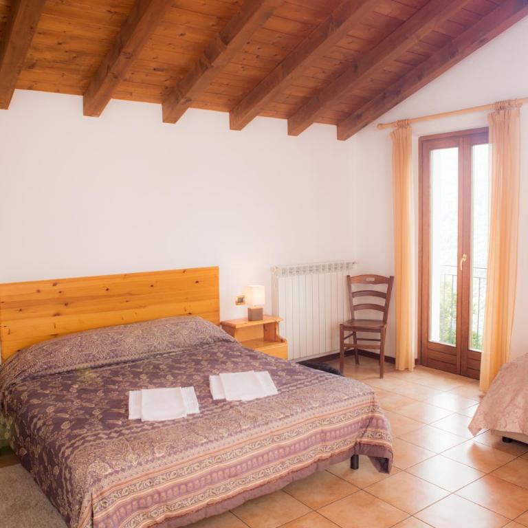 Agriturismo La Fonte Di Mariella - Camera Quadrupla Superior - 1