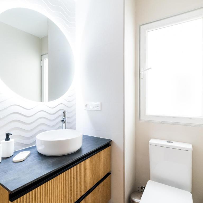 Moderno Alojamiento, Catedral Granada - Three-Bedroom Premium Apartment - 3