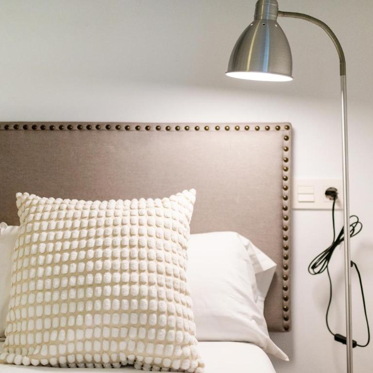 Moderno Alojamiento, Catedral Granada - Three-Bedroom Premium Apartment - 8