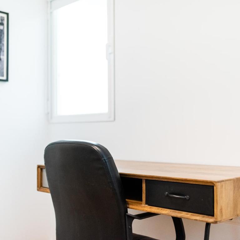 Moderno Alojamiento, Catedral Granada - Three-Bedroom Premium Apartment - 11