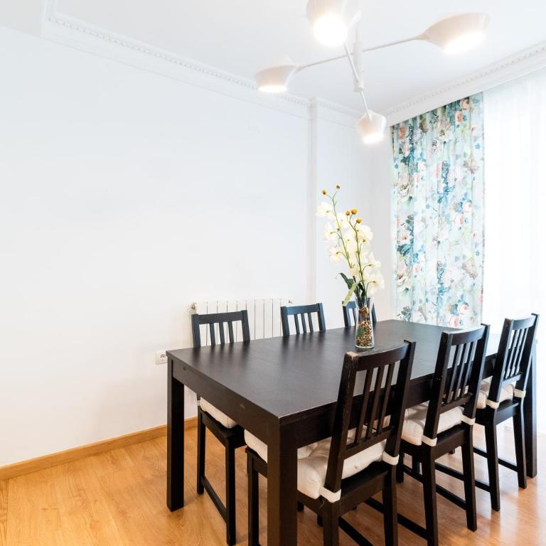 Moderno Alojamiento, Catedral Granada - Three-Bedroom Premium Apartment - 17