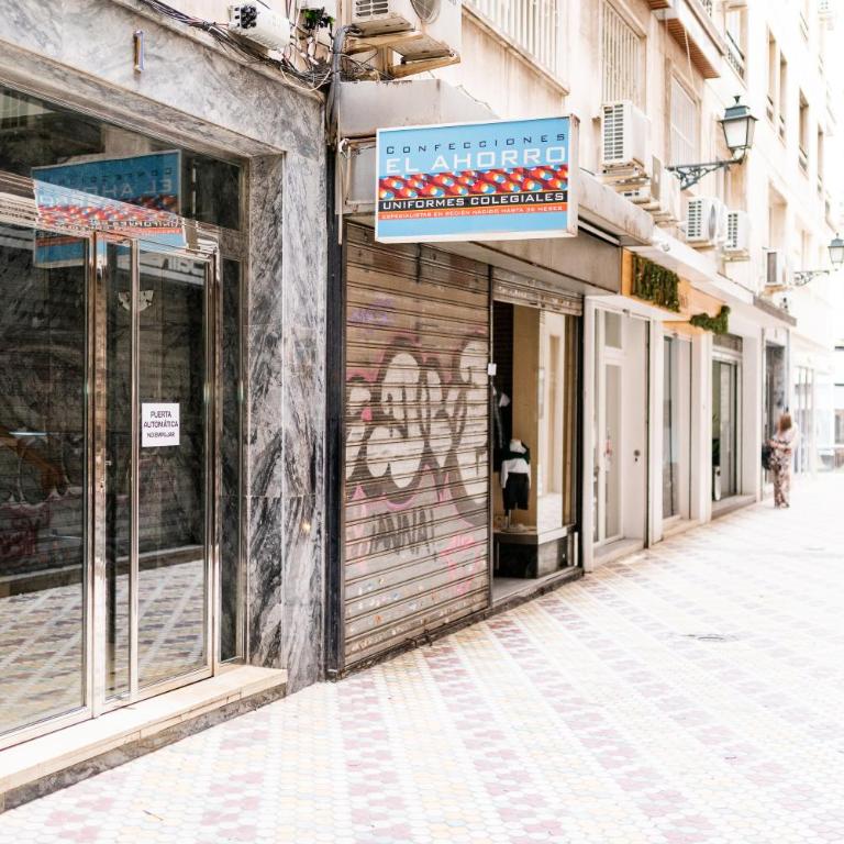 Moderno Alojamiento, Catedral Granada - Three-Bedroom Premium Apartment - 88