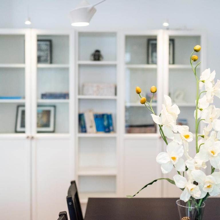 Moderno Alojamiento, Catedral Granada - Three-Bedroom Premium Apartment - 49