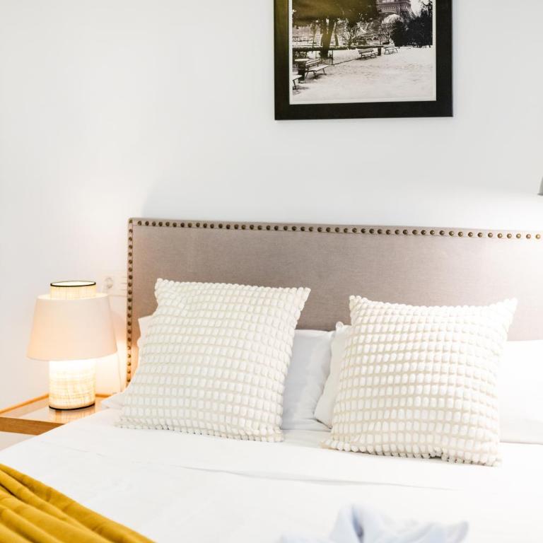 Moderno Alojamiento, Catedral Granada - Three-Bedroom Premium Apartment - 42