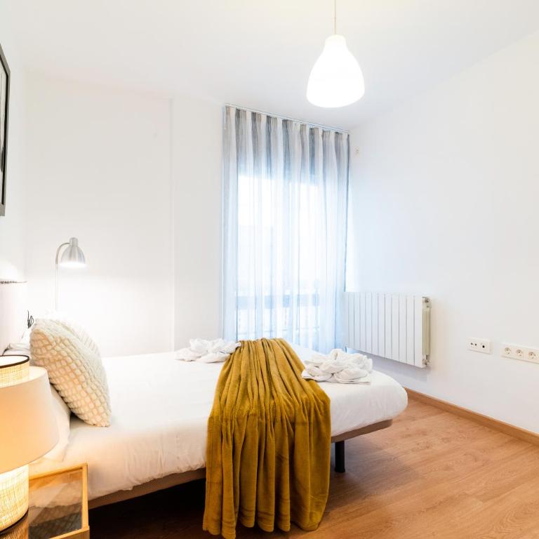 Moderno Alojamiento, Catedral Granada - Three-Bedroom Premium Apartment - 62