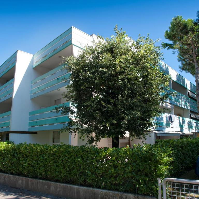Halley - Two-Bedroom Apartment - 13