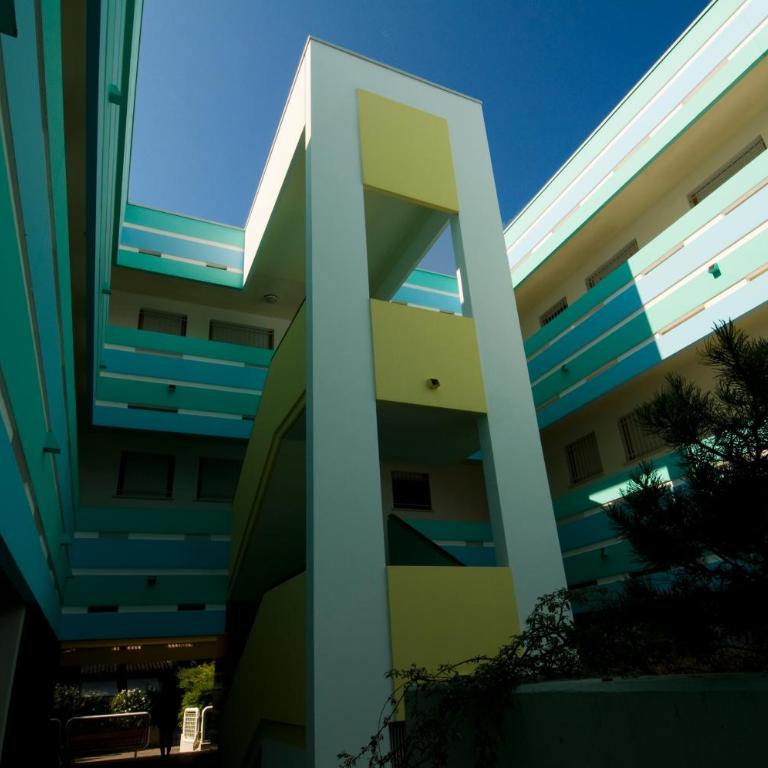 Halley - Two-Bedroom Apartment - 11