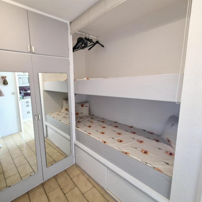 Studio cabine moderne design avec vu sur jardin , piscine - Studio - 17