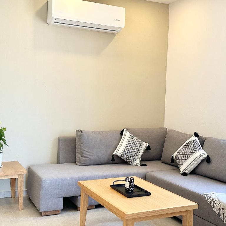 Levitat Hunah - Apartment with Balcony - 17