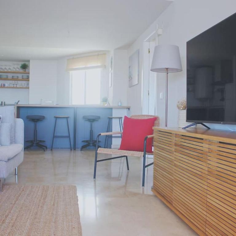 Oasis Apartment 100 meters from Beach with Private Parking - Two-Bedroom Apartment - 4