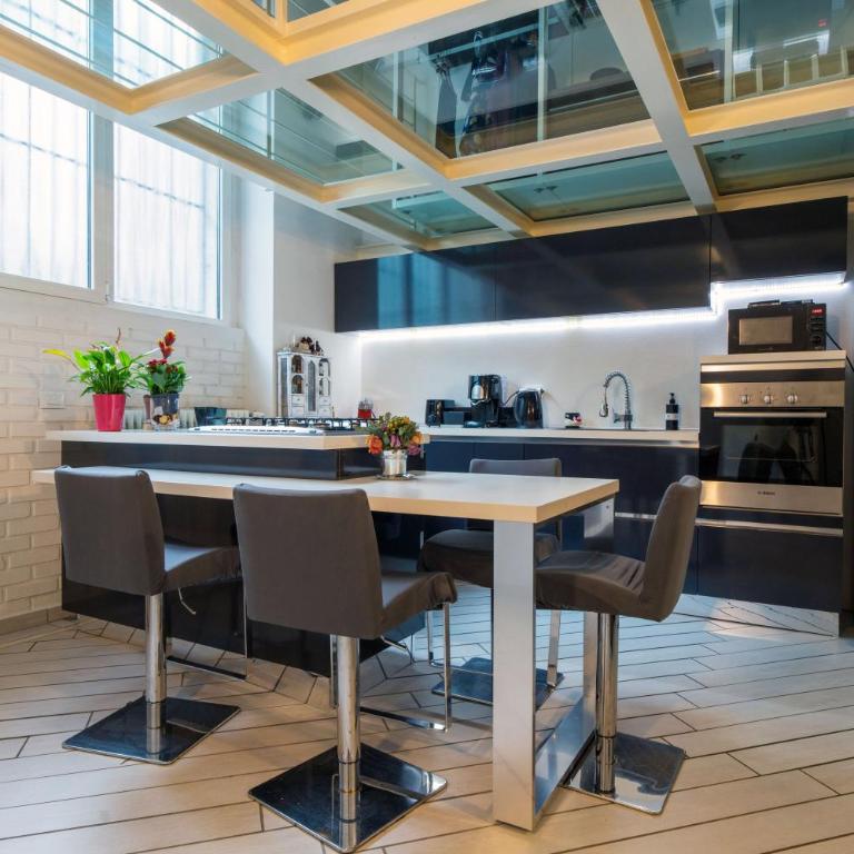 Glass Loft - One-Bedroom House - 1