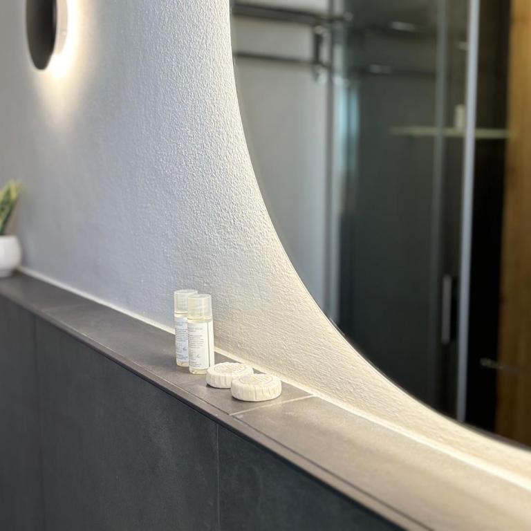 Robely rooms - Camera Matrimoniale con Balcone (2 Adulti + 1 Bambino) - 10