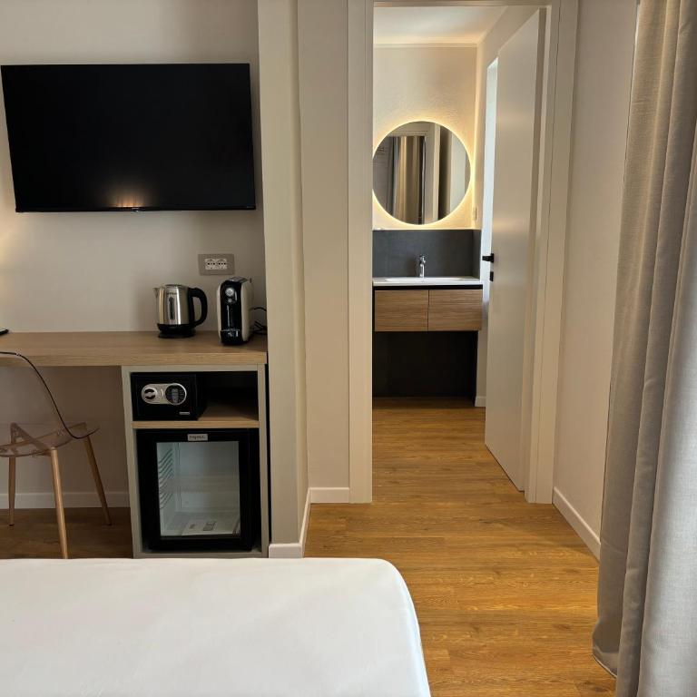 Robely rooms - Camera Matrimoniale con Balcone (2 Adulti + 1 Bambino) - 23