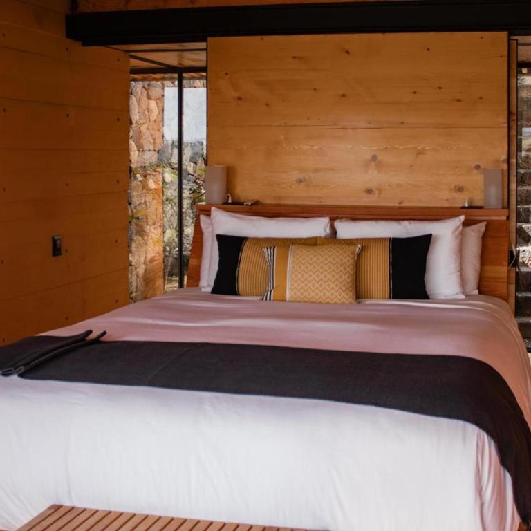 Hotel Cuatro Cuatros - Suite with Private Pool - 4