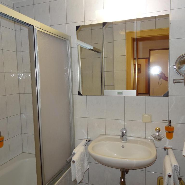 Pepis Ferienwohnungen inklusive Sommercard - Apartment mit 2 Schlafzimmern, Terrasse und Balkon - 12
