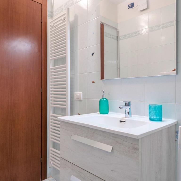 Girasole Apartment con box, WiFi e Climatizzatore - One-Bedroom Apartment - 2