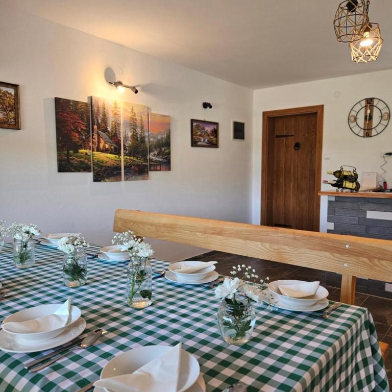 Seosko domaćinstvo Bajbut - Four-Bedroom House - 31
