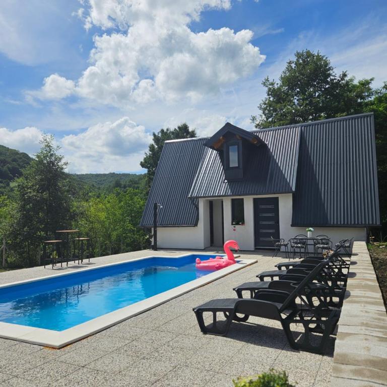 Seosko domaćinstvo Bajbut - Four-Bedroom House - 36