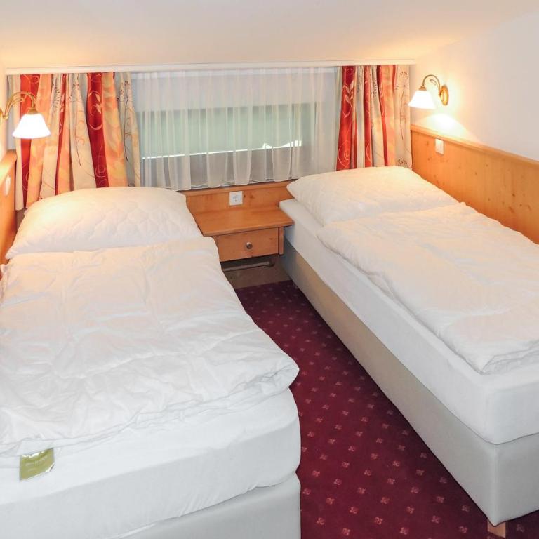 Schoene Ferienwohnung Flachau - Two-Bedroom Apartment - 3