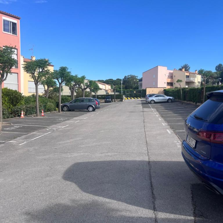 Studio en résidence avec parking - Estudio con balcón - 3