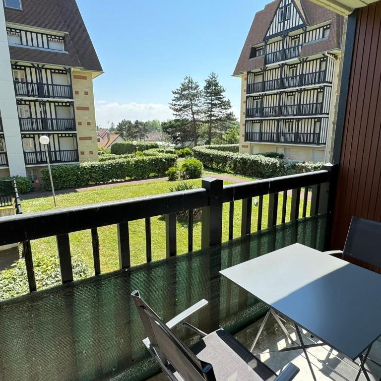 Cabourg: Bel appartement 3 pièces vue mer, 2 balcons, animaux admis - FR-1-487-370 - Appartamento - 5