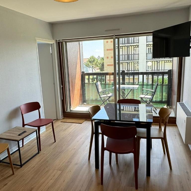 Cabourg: Bel appartement 3 pièces vue mer, 2 balcons, animaux admis - FR-1-487-370 - Appartamento - 16