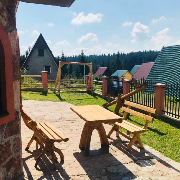 Monte Durmitor - Two-Bedroom Apartment with Mountain View - 1