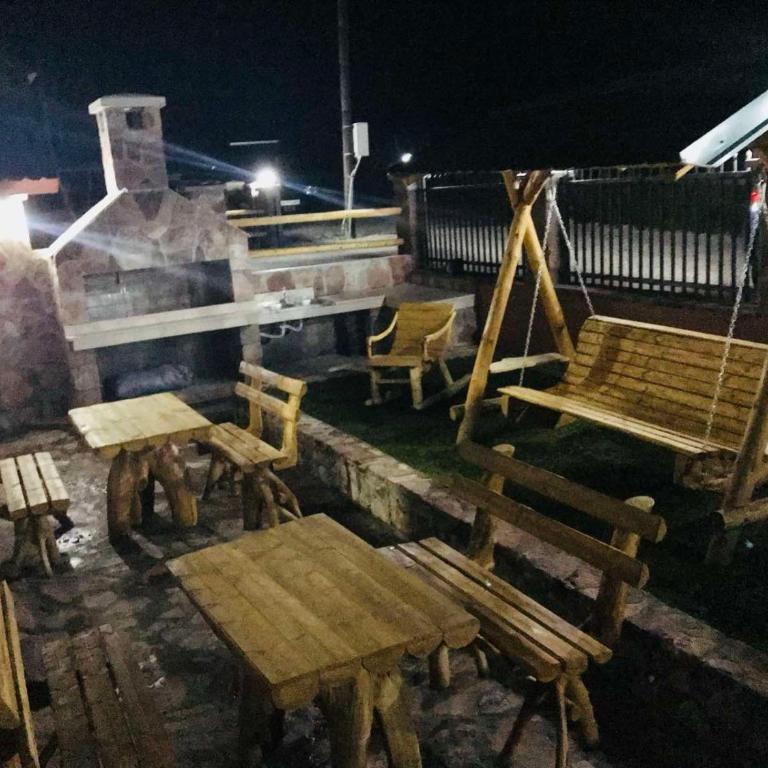 Monte Durmitor - Two-Bedroom Apartment with Mountain View - 9