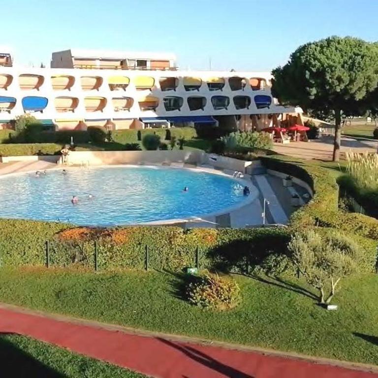 Studio refait avec piscine et clim, proche plage et commerces - FR-1-731-81 - Studio - 1