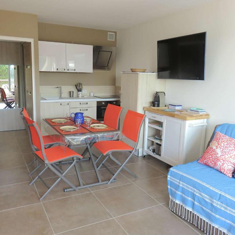 Studio refait avec piscine et clim, proche plage et commerces - FR-1-731-81 - Studio - 5