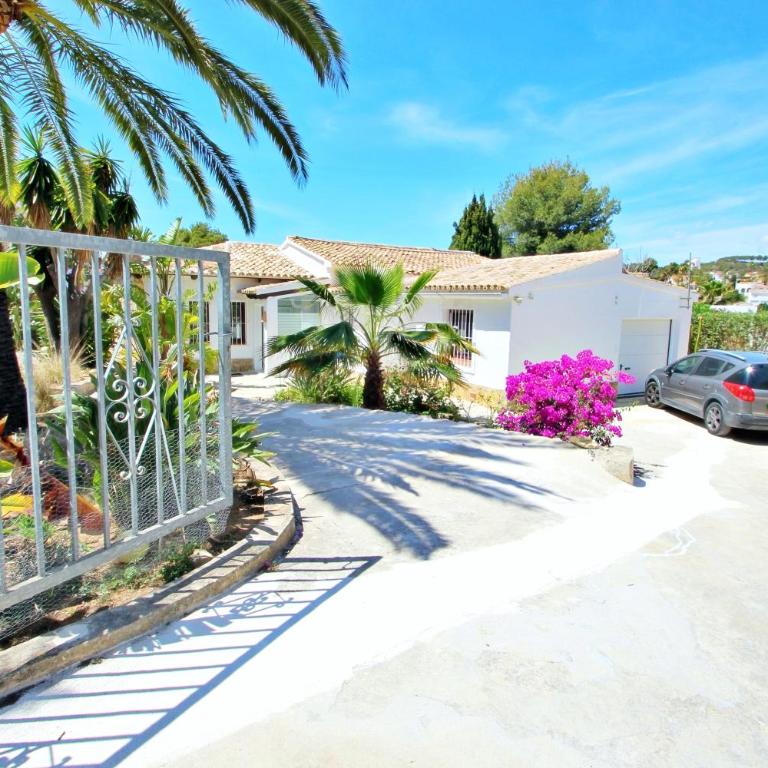 Mimosa - pretty holiday property with private pool in Moraira - Villa with Private Pool - 11