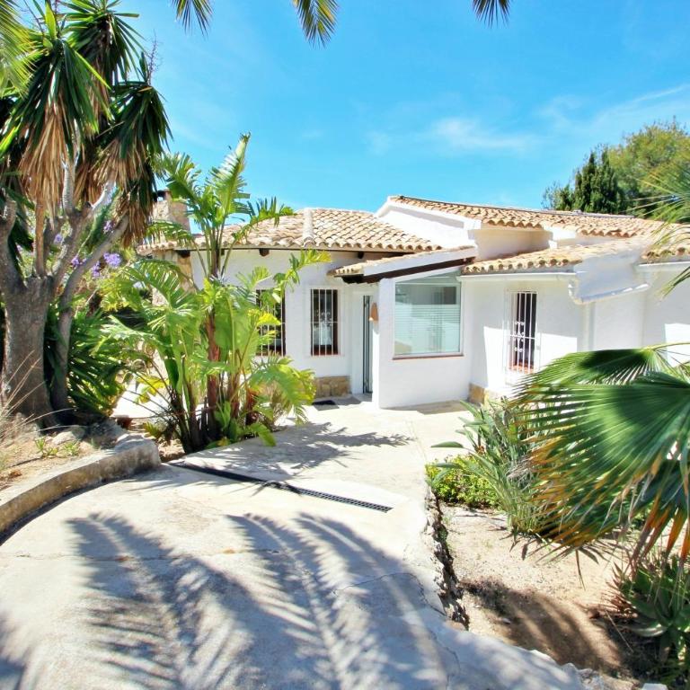 Mimosa - pretty holiday property with private pool in Moraira - Villa with Private Pool - 13