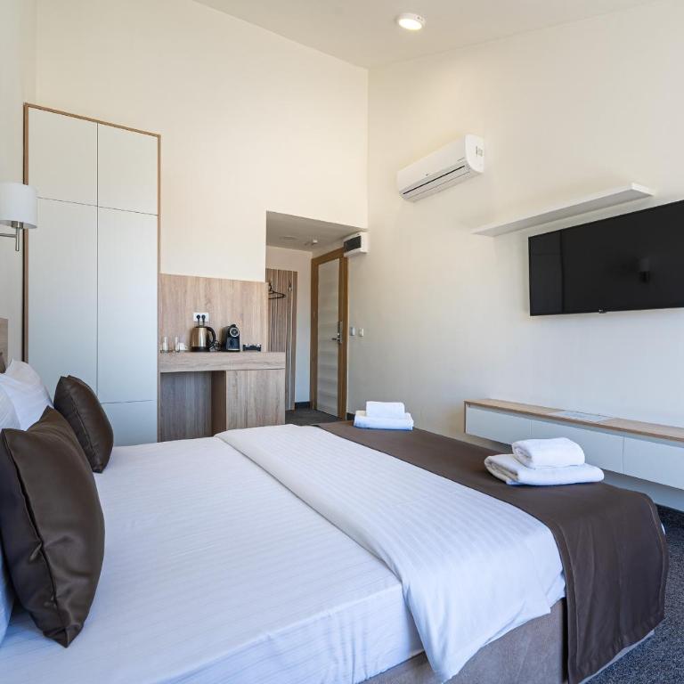 Rooftop Apartments & Rooms - Deluxe Double Room with Balcony and Sea View - 6