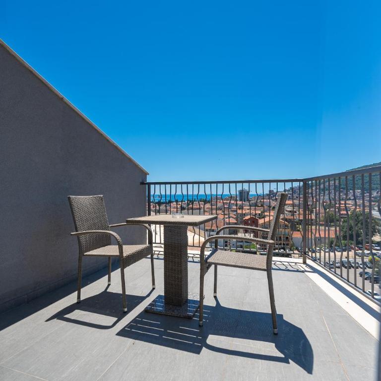 Rooftop Apartments & Rooms - Deluxe Double Room with Balcony and Sea View - 9