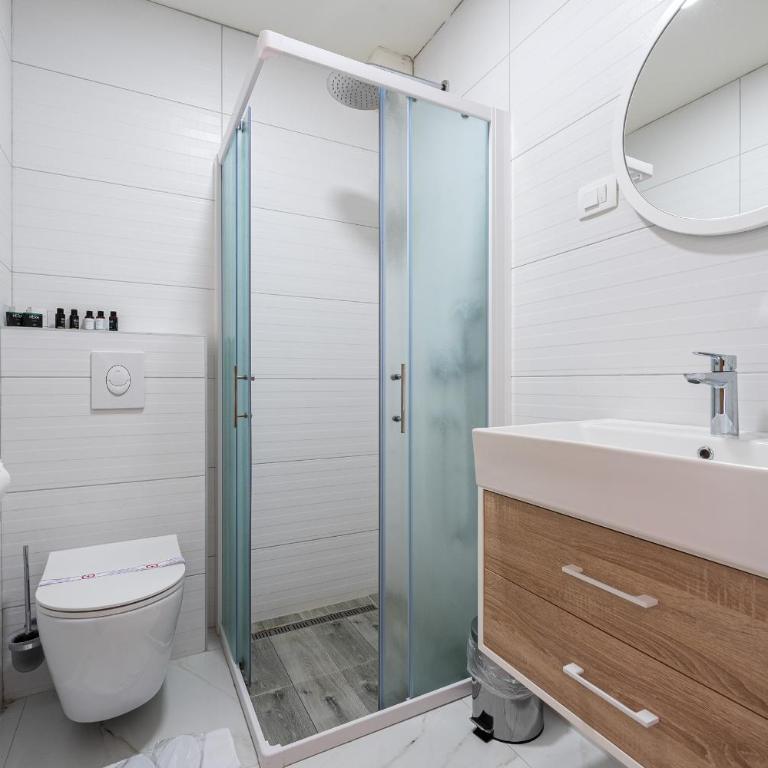 Rooftop Apartments & Rooms - Deluxe Double Room with Balcony and Sea View - 7