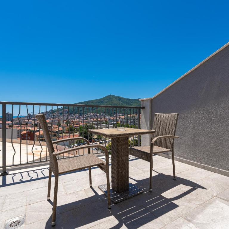 Rooftop Apartments & Rooms - Deluxe Double Room with Balcony and Sea View - 5