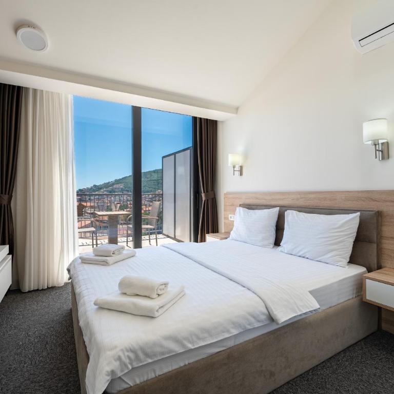 Rooftop Apartments & Rooms - Deluxe Double Room with Balcony and Sea View - 4