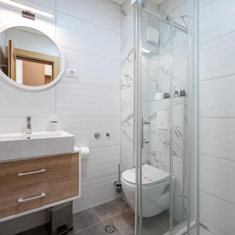 Rooftop Apartments & Rooms - Deluxe Double Room with Balcony and Sea View - 7