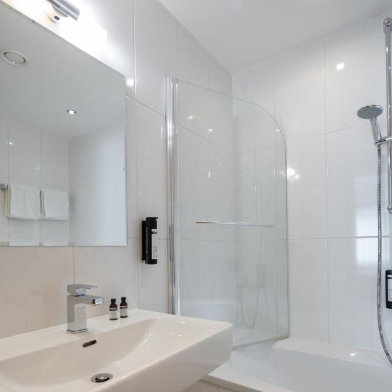 Q! Hotel Maria Theresia - Doppelzimmer mit Balkon - 2