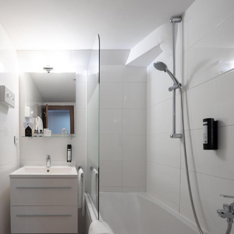 Q! Hotel Maria Theresia - Economy Doppelzimmer - 6