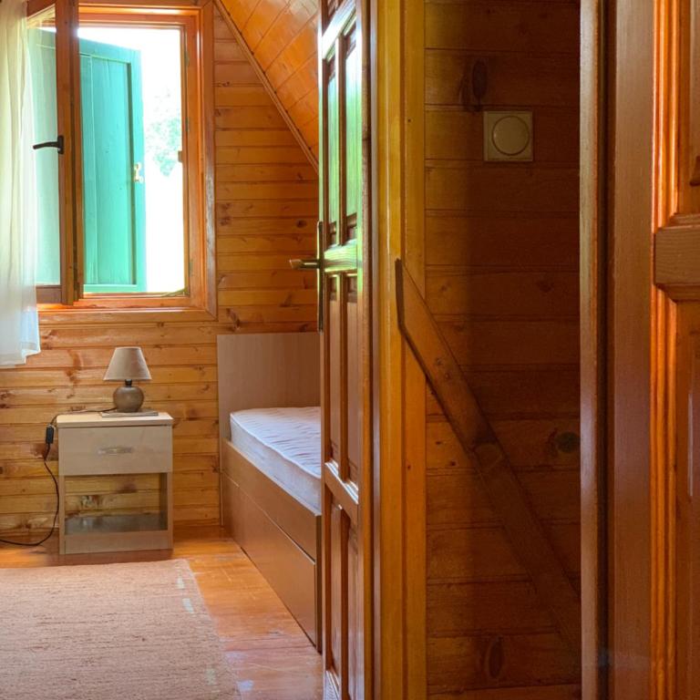 Lulu Cottage - Two-Bedroom House - 18