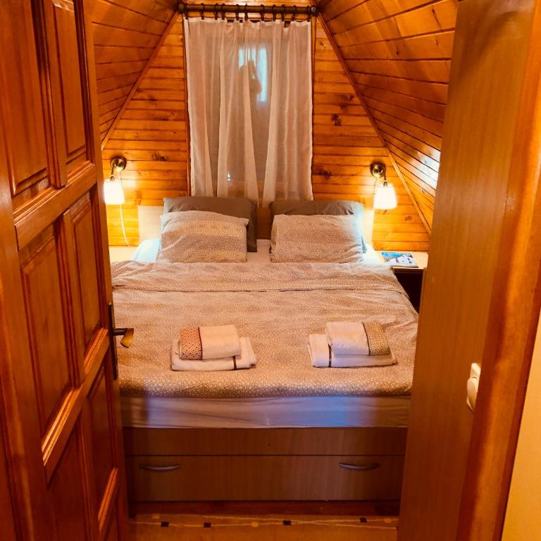 Lulu Cottage - Two-Bedroom House - 16
