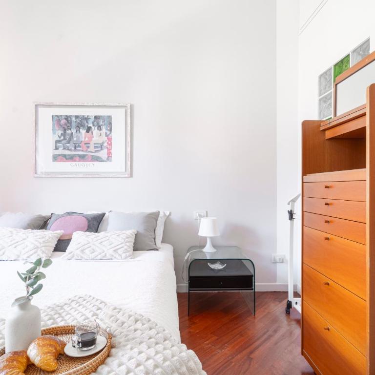 Roomy Central Flat with Garage - Porta Romana - Appartamento con 1 Camera da Letto - 12