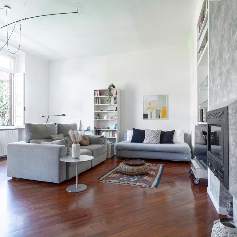 Roomy Central Flat with Garage - Porta Romana - Appartamento con 1 Camera da Letto - 16